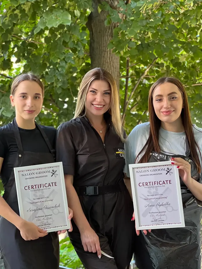Серафіма Ференчук та Анна Рибалка — випускниці курсу Ольги, сьогодні частина команди Salon Groom